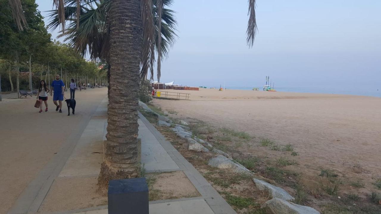 Apart 2 Habit Vistas Playa Y Montana Lift Parking Calella Esterno foto